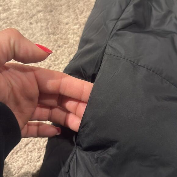 Black / white reversible vest! So soft! NWT - Picture 4 of 6